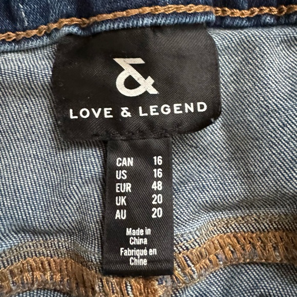 Love & Legend rare and one of a kind jeans with chains. - Picture 7 of 11